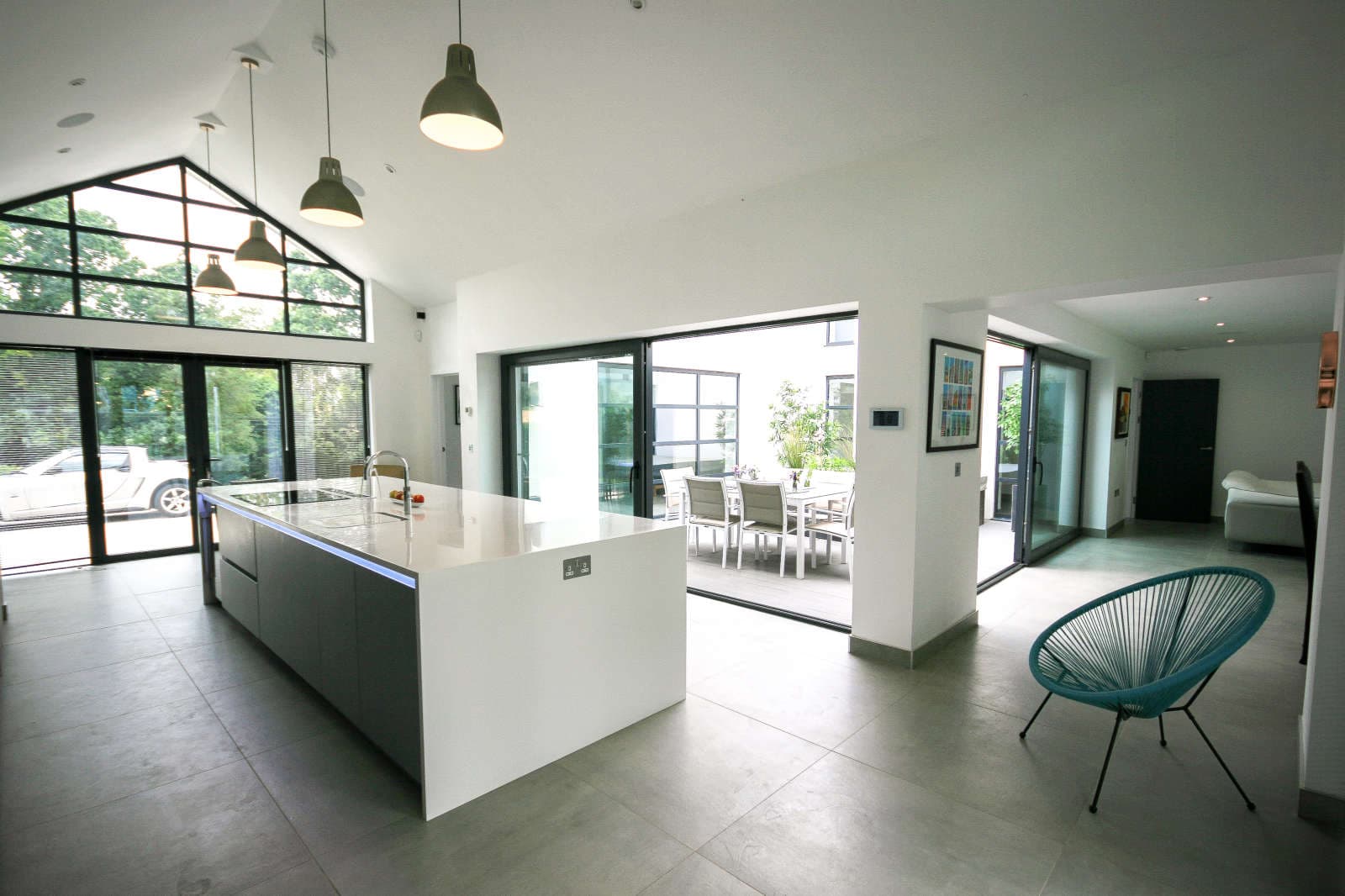 Unique contemporary house gallery image 1
